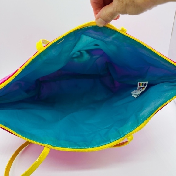 HELLO KITTY DYLAN’S CANDY BAR NY BRIGHT PINK AND YELLOW ZIPPERED TOTE - Picture 5 of 16